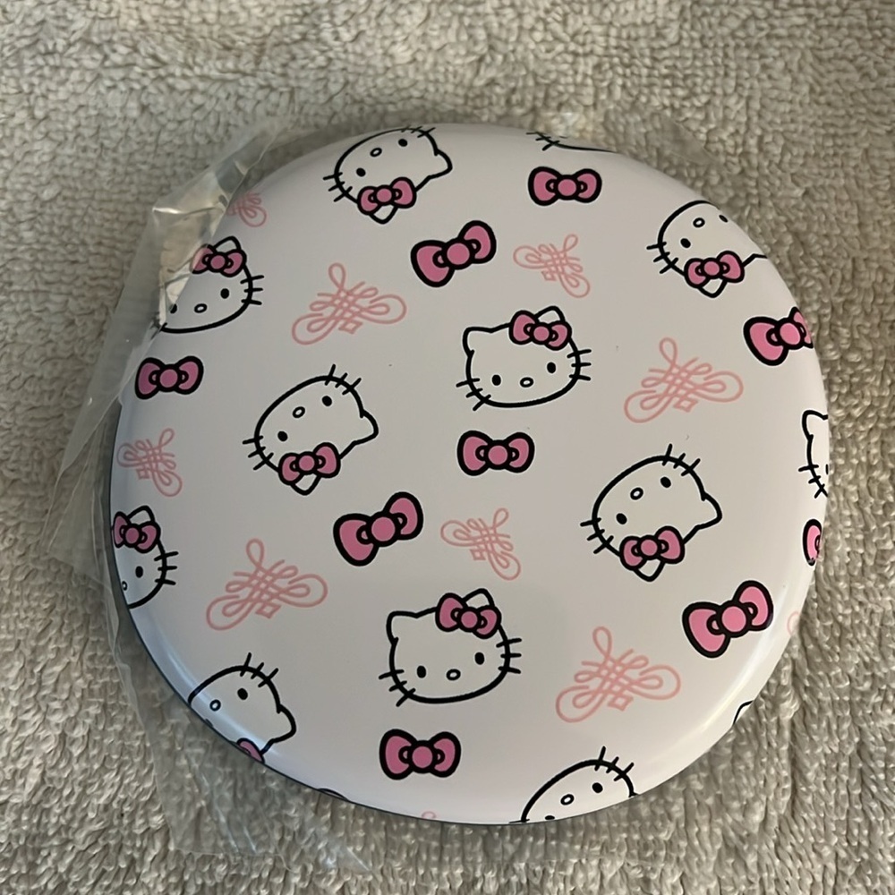 Impressions Hello Kitty LED Compact Mirror - Pink and White - Picture 5 of 7